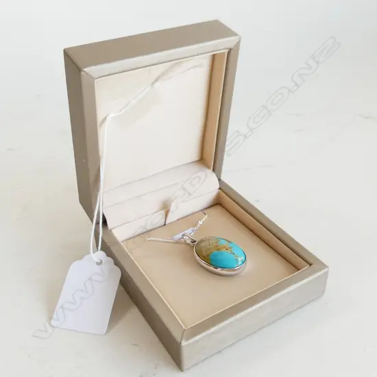 SILVER AND TURQUOISE PENDANT ON CHAIN