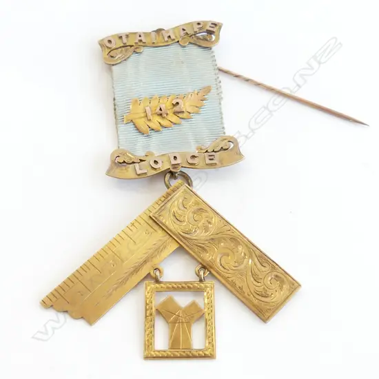 9CT GOLD LODGE MEDAL  25GMS 