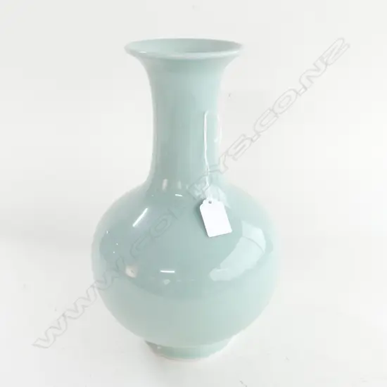 LG CELADON VASE H.320mm