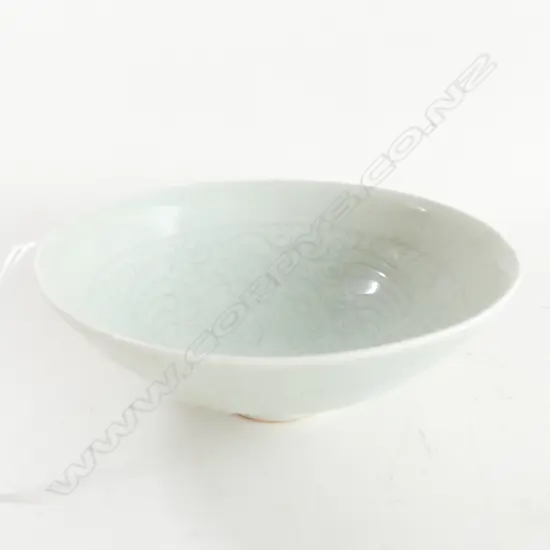 CELADON TEA BOWL w. EMBOSSED DECORATION 125mm dia