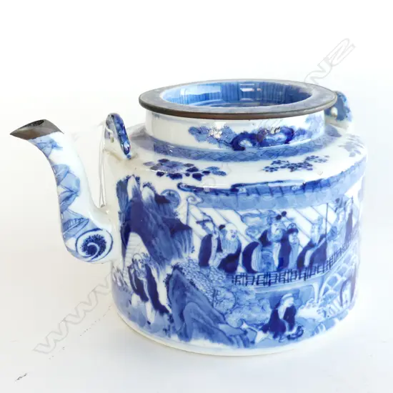 LGE OLD CHINESE B&W TEAPOT some faults