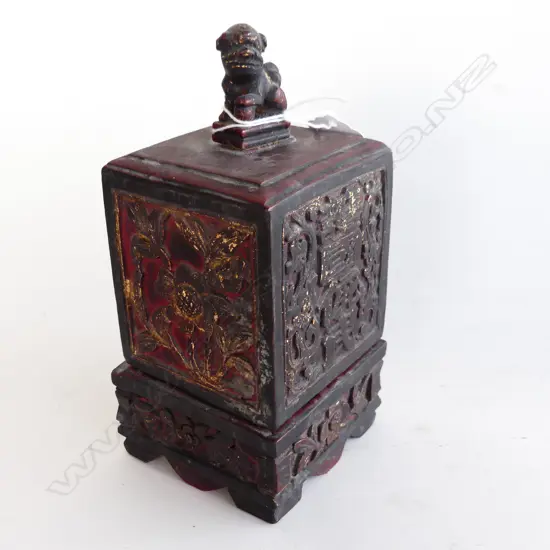 OLD CARVED WOOD SHISHI WAX SEAL IN BOX. Red lacquered & gilded H.165mm