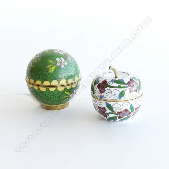 TWO SMALL CLOISONNE TRINKET BOXES 