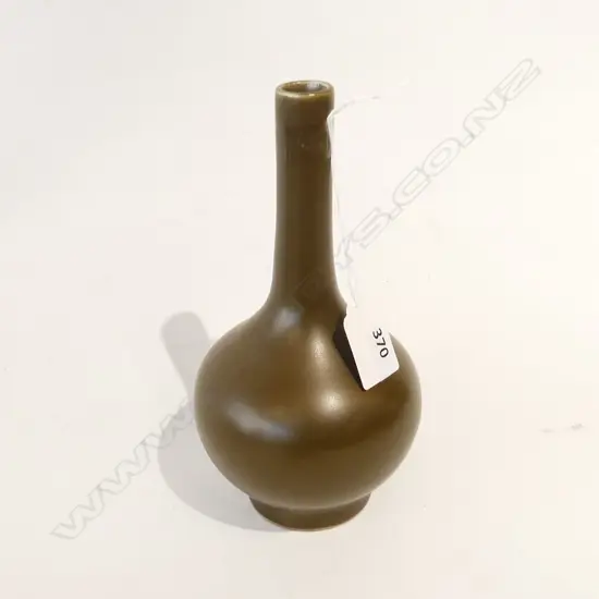 CHINESE VASE; TEA DUST GLAZE H.190mm