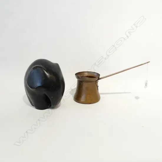 COPPER POT + BLACK TERRACOTTA ELEPHANT