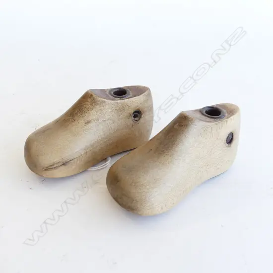 PR VINTAGE WOODEN BABY SHOE LASTS L. 100MM