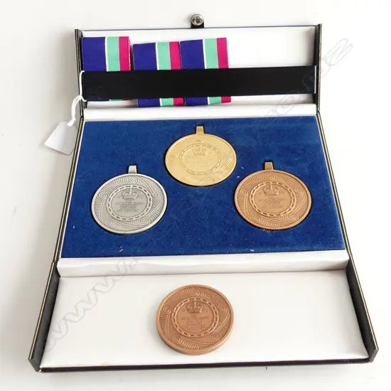  SET OF 1990 NZ COMMONWEALTH GAMES MEDALS COMPLETE WITH RIBBONS AND CASE