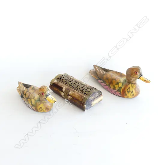 PR HAND PAINTED DUCKS + LIDDED BONE BOX W.155mm
