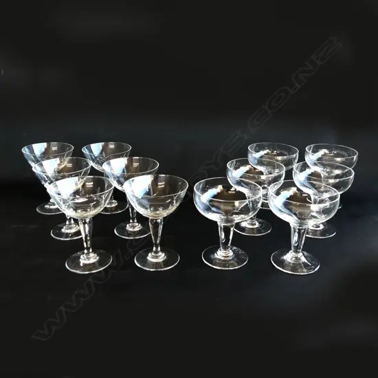12 CHAMPAGNE GLASSES; 6+6 H.110mm