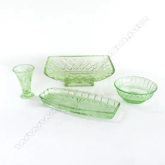 4 PCES GREEN DEPRESSION GLASS; FRUIT BOWL W.250mm ETC