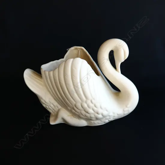 CROWN LYNN LARGE SWAN. FRIT TO RIGHT HAND CORNER . 1950S BACKSTAMP. SOME CRAZING L.300mm
