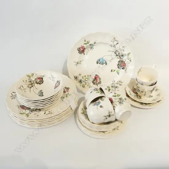 JOHNSON BROS 'A DAY IN JUNE' PART DINNER SERVICE; 31 PCS...