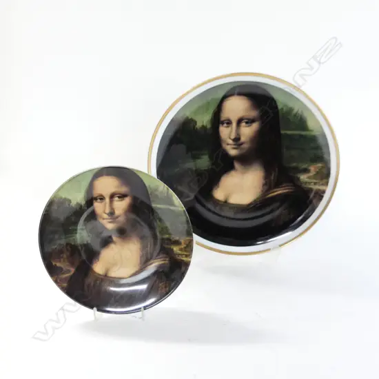 TWO DECORATIVE MONA LISA PLATES; KUBA 335mm dia, LIMOGES 235mm dia