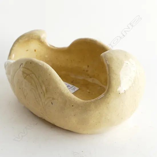  LUKE ADAM’S HOMER TROUGH VASE INCISED DOLPHIN DECORATION INCISED E.A.L. 1946 W.140mm