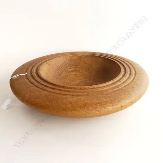 LARGE OAK TURNED FRUIT BOWL W470MM