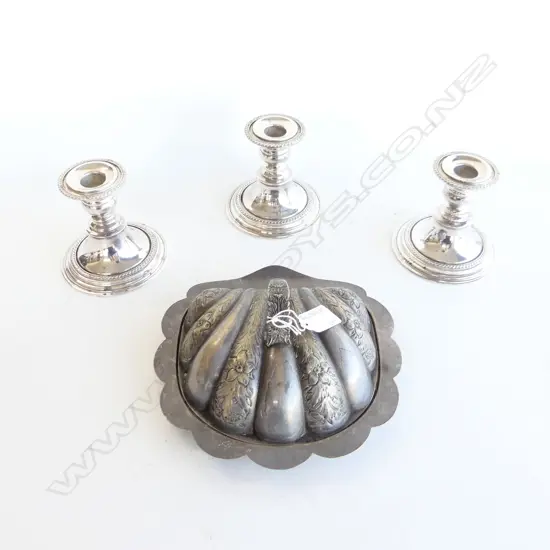 3 WALKER & HALL EP CANDLESTICKS + LIDDED CHEESE DISH W.215mm 