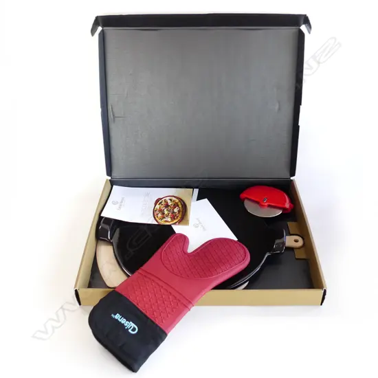 EMILE HENRY FRENCH PIZZA STONE, WOODEN TRAY, MIT & CUTTER UNUSED & BOXED