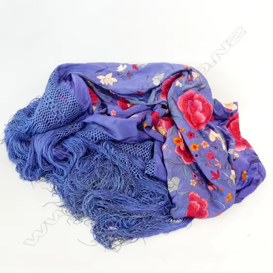 LG VINTAGE  BLUE TAPESTRY  FRINGED SHAWL