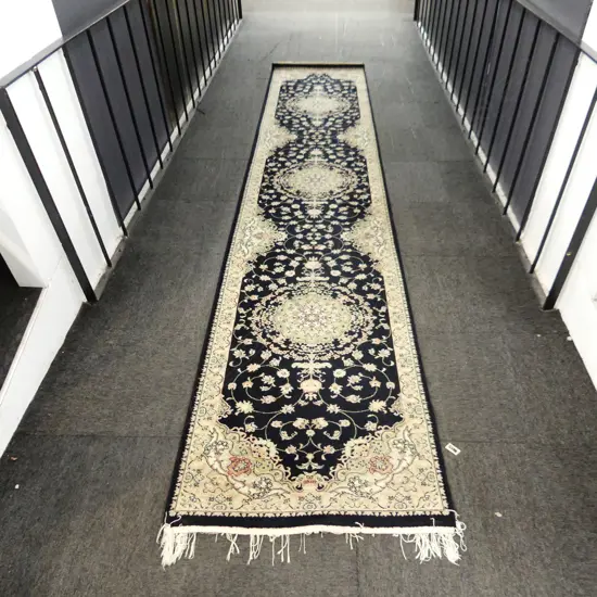 HALL RUNNER RUG  4000 X 750MM