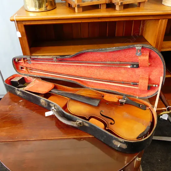 ANTIQUE VIOLIN IN EBONISED CASE L.780mm