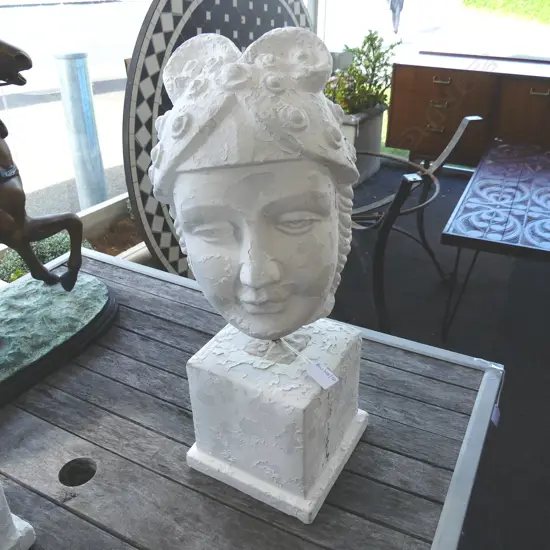 WHITE PAINTED CERAMIC CLASSICAL BUST ON STAND H.510mm