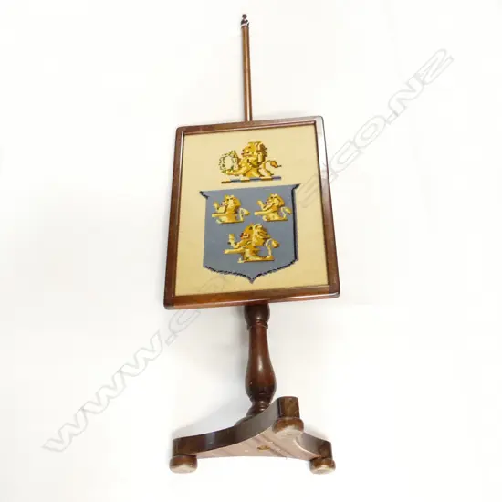 EMBROIDERED POLE SCREEN H.1390mm