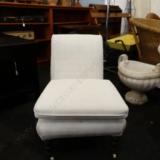 ANTIQUE SLIPPER CHAIR - WHITE UPHOLSTERY W.520mm on castors