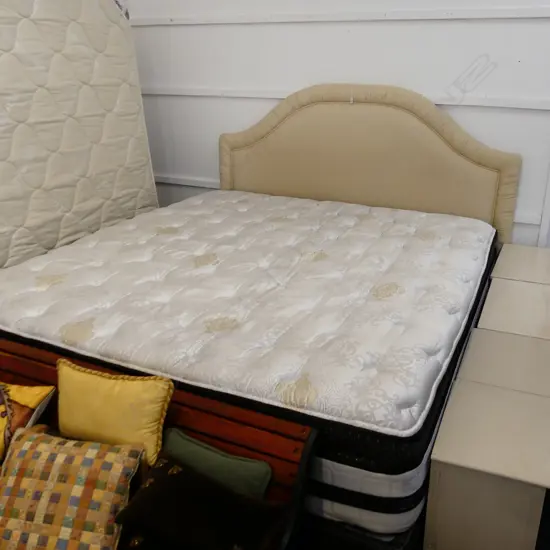 SEALY BED & BEDHEAD 1800x2000x750mm