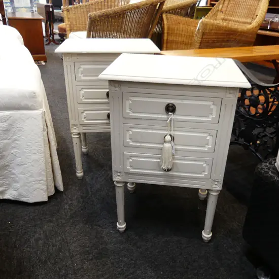 PR WHITE FRENCH STYLE BEDSIDE DRAWERS 400x300x600mm