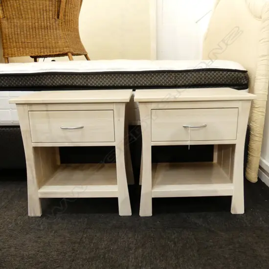 PR MODERN WHITE PAINTED PINE BEDSIDE CABINETS 550x410x605mm