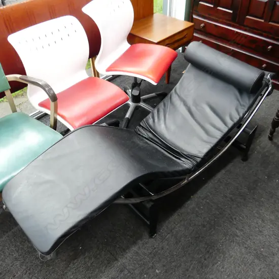 LC4 STYLE BLACK VINYL CHAISE LOUNGE CHAIR