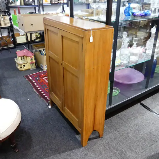 SM WOODEN CUPBOARD 1080 X 750 X 245MM