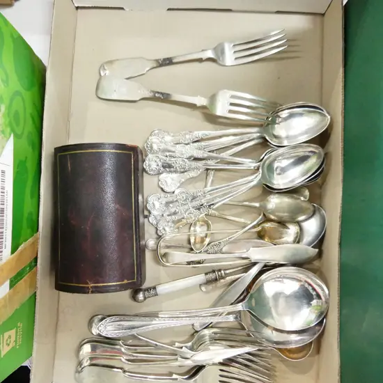TRAY OF MIXED EP CUTLERY