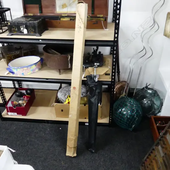 VINTAGE 'MINETTE' PROJECTOR SCREEN & STAND