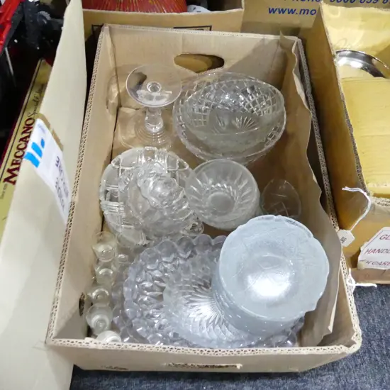 BOX LOT GLASS & CRYSTAL
