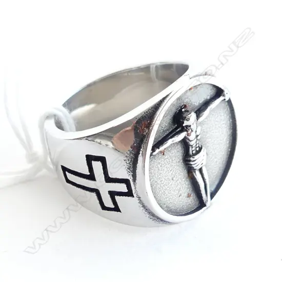 STAINLESS STEEL CRUCIFIXION RING 
