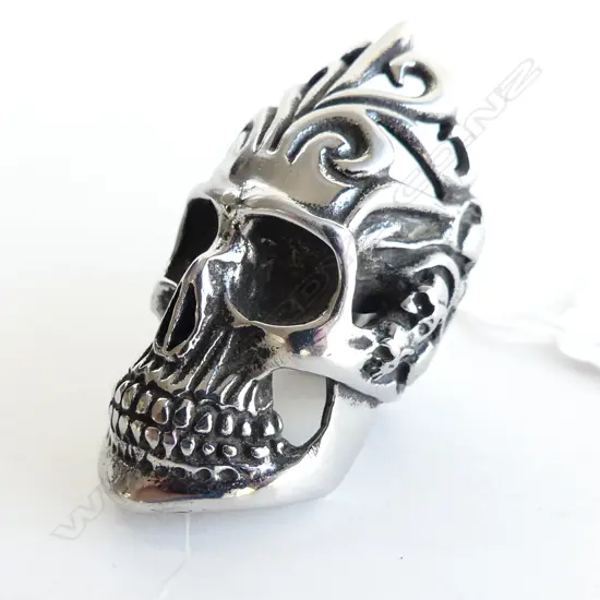 LG STAINLESS STEEL SCULL RING