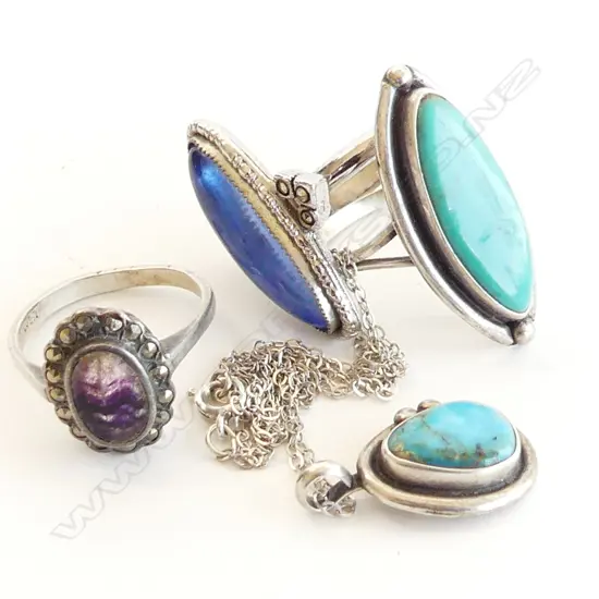 TURQUOISE & STG SILVER CHAIN & PENDANT & RING + 2 OTHER COSTUME JEWELLERY RINGS 