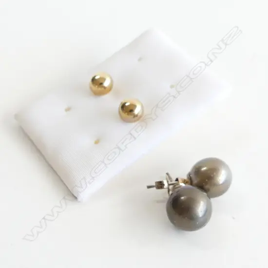 PR 9CT BALL STUD EARRINGS & BLACK PEARL STUDS