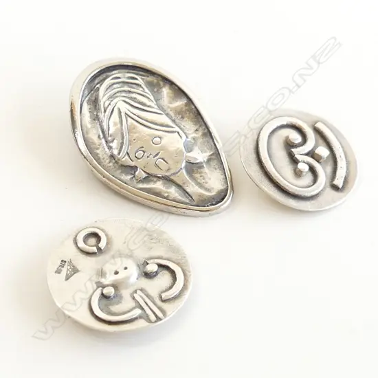 3 DESIGNER 925 SILVER BROOCHES 25GMS