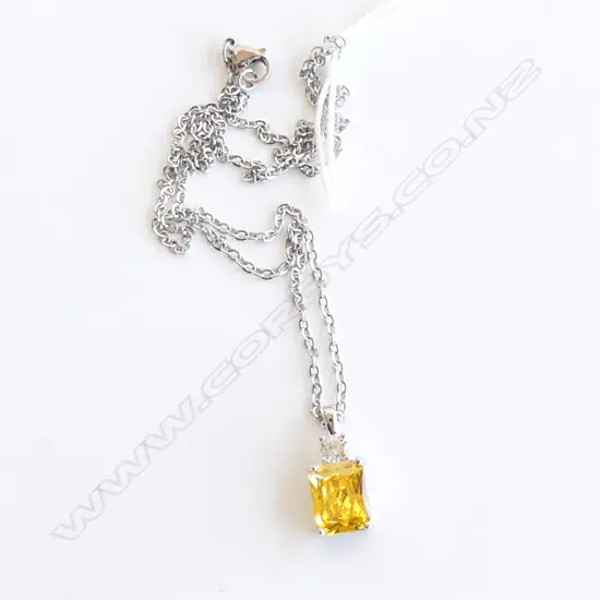 FAUX YELLOW & WHITE DIAMOND PENDANT & CHAIN