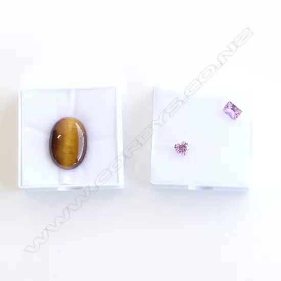 2 PINK STONES & 1 LG OVAL AGATE
