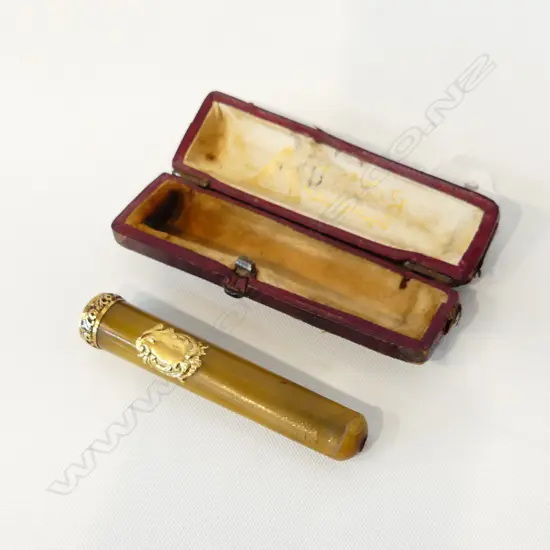 FRENCH GOLD & HORN CIGARETTE HOLDER BY CC PARIS, IN ORIGINAL CASE
