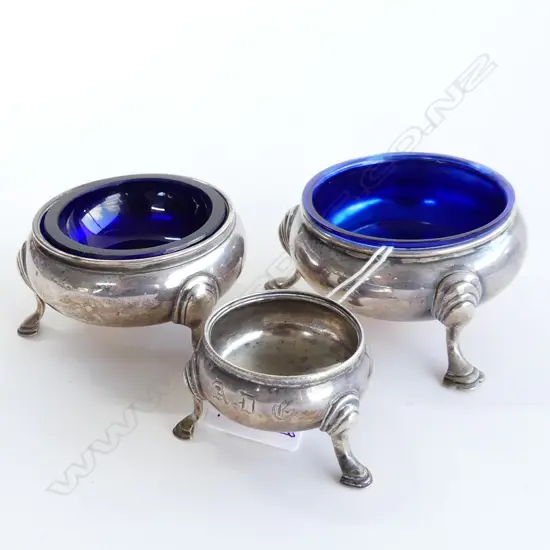 3 GRADUATING STG SILVER SALTS; VARIOUS DATES; GEORGIAN, VICT., 20thC 139 GRAMS