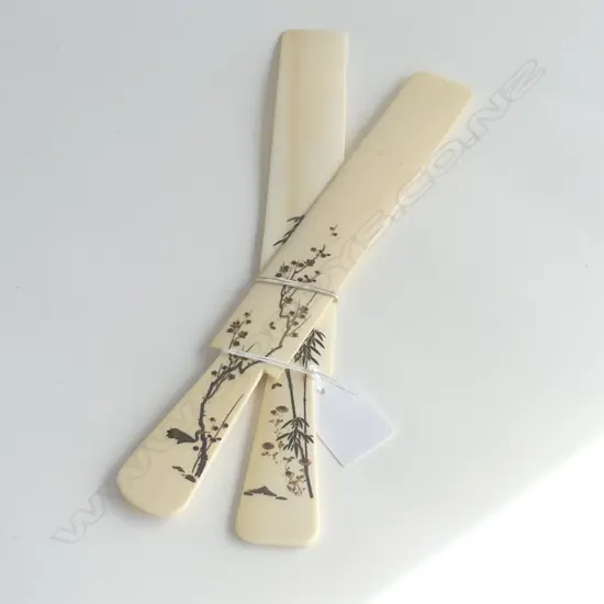 PR JAPANESE DECORATED IVORY PAPER KNIVES L.260mm gilded & painted highlights birds & florals