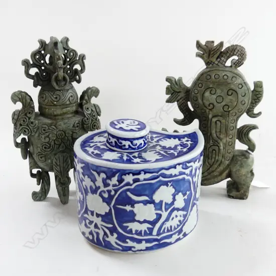 2 CARVED JADEITE CONTAINERS H.210mm + B/W PORCELAIN WINE FLASK W.150mm