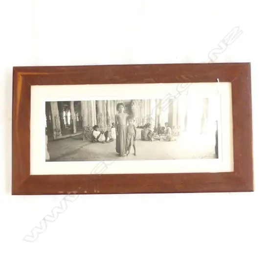 QUENTIN JACOBSEN PHOTO, 'TWO CHILDREN AT THE TEMPLE OF 1000 PILLARS' INDIA 1977 210x560mm