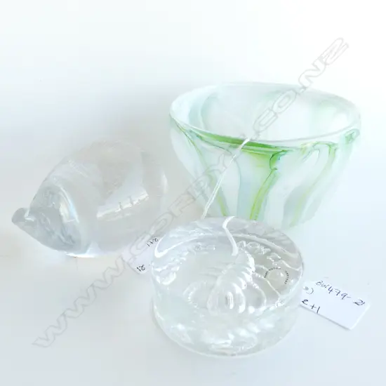 J S WALSH SIGNED ART GLASS BOWL (DIA 125MM + 2 GLASS PAPERWEIGHTS DARTINGTON 'SCORPIO' DIA 75MM + KOSTA HEDGEHOG  L100MM