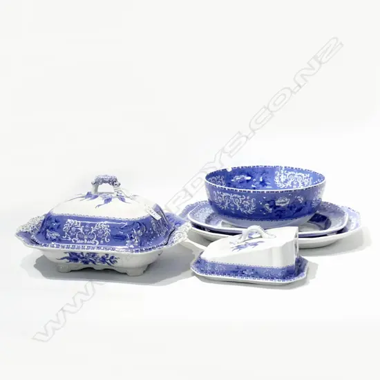 5 PCES ANTIQUE COPELAND SPODE BLUE 'CAMILLA'; 2 ASHETS, 365x285mm, LG BOWL AF 245mm dia, LIDDED TUREEN, LIDDED CHEESE