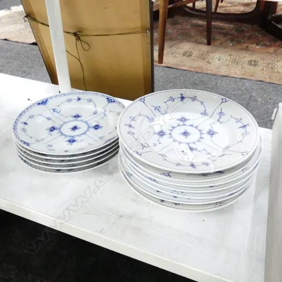 13 PCES ROYAL COPENHAGEN; 8 SIDE PLATES (5+3) 240mm dia + 5 SOUP BOWLS 250mm dia